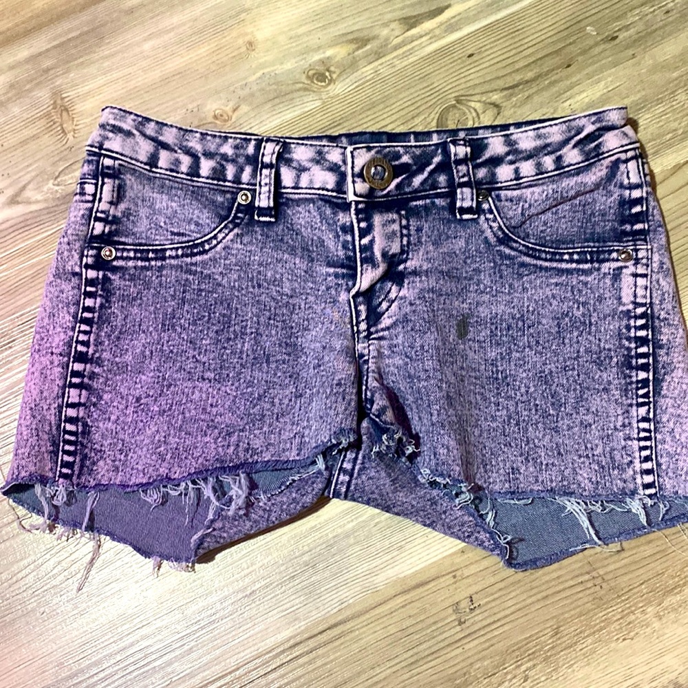 Women purple Volcom shorts size 25